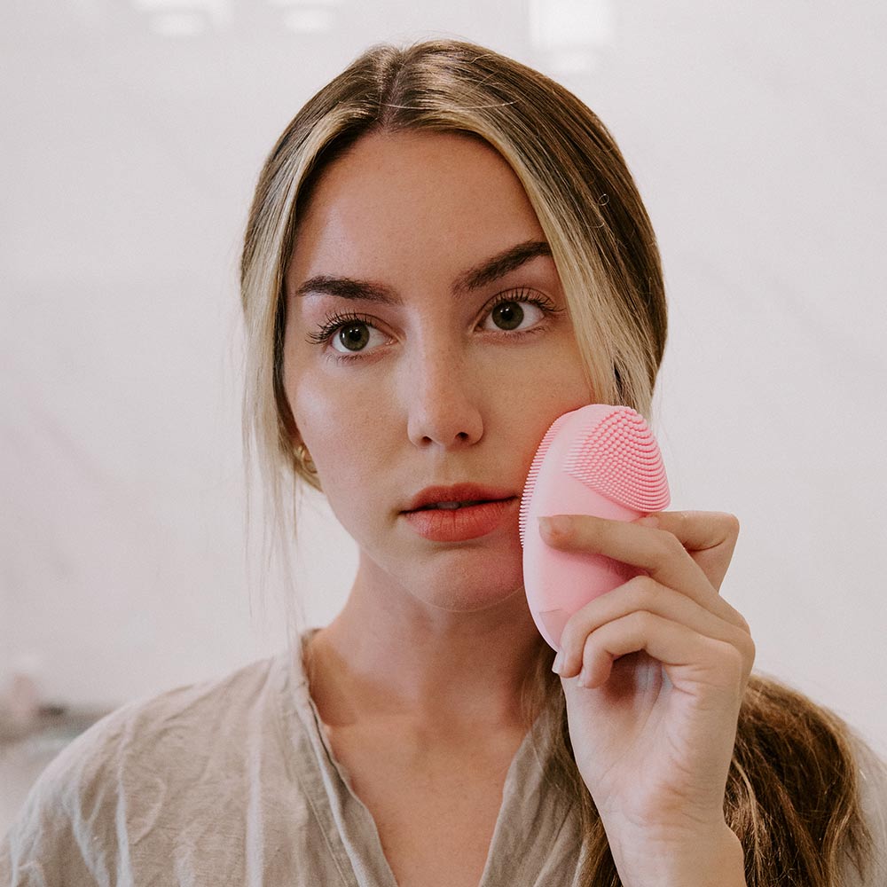 Isla Facial Cleansing Brush