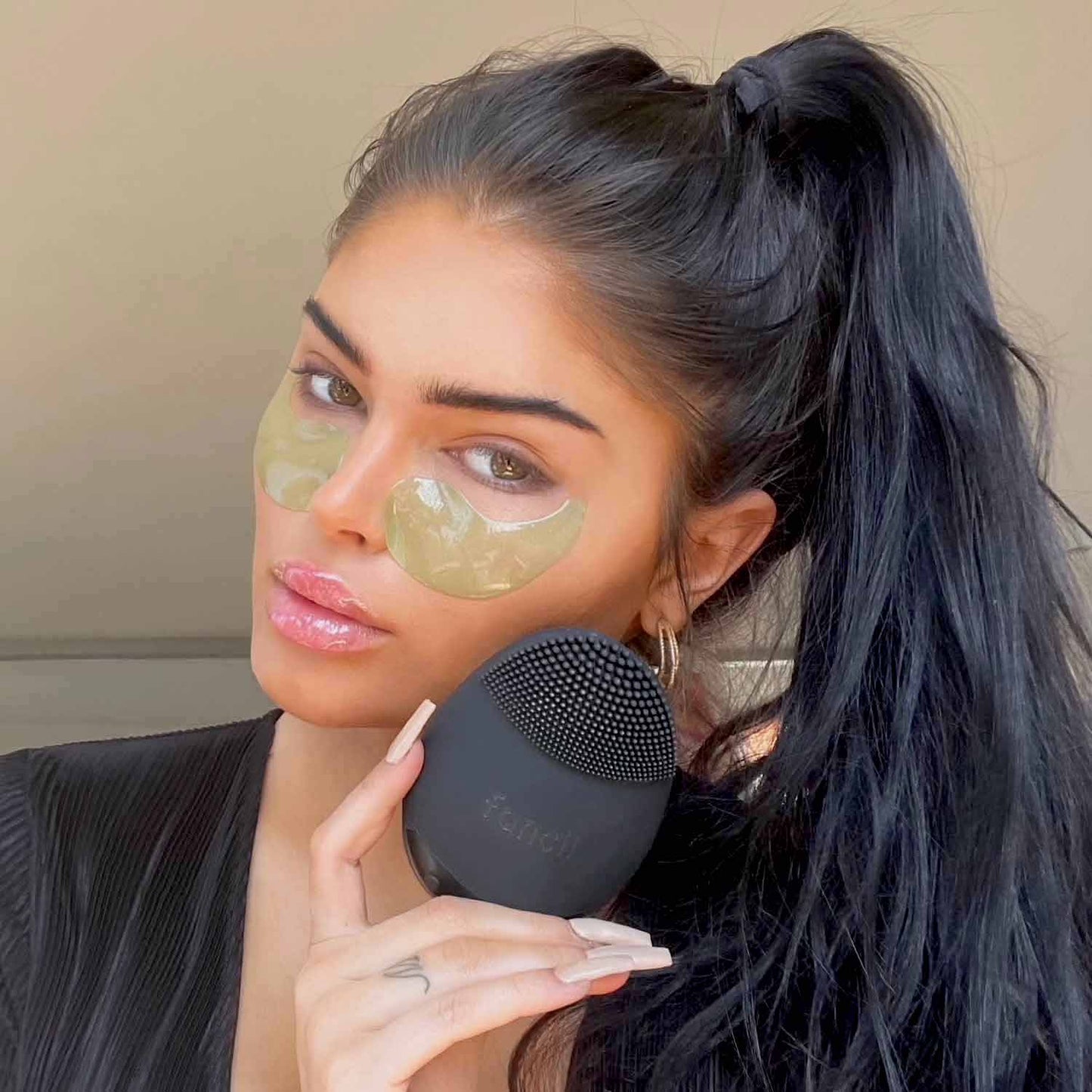 Isla Facial Cleansing Brush